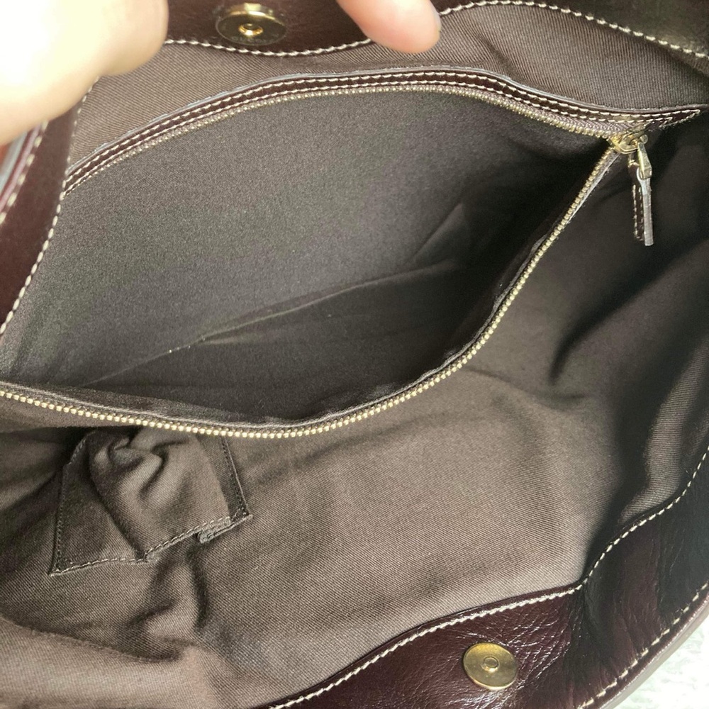 Gucci Dark Brown Shoulder Bag with Iconic Emblem - Picture 9 of 12